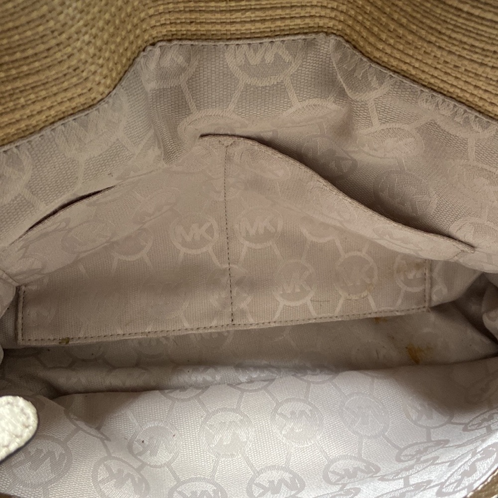 Michael Kors Hamilton Purse - Picture 15 of 16